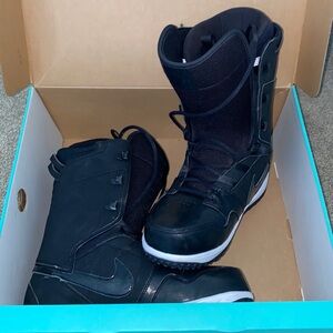 Nike Vapen 11 Black Snowboard Boots